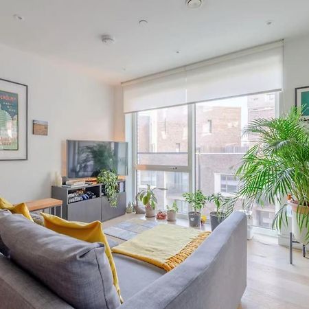Superb 1 Bedroom Apartment 3Mins From Tube Station Londres Exterior foto